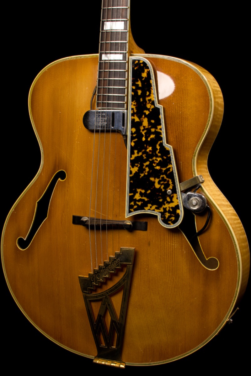 1955 D'Angelico New Yorker instrument photograph